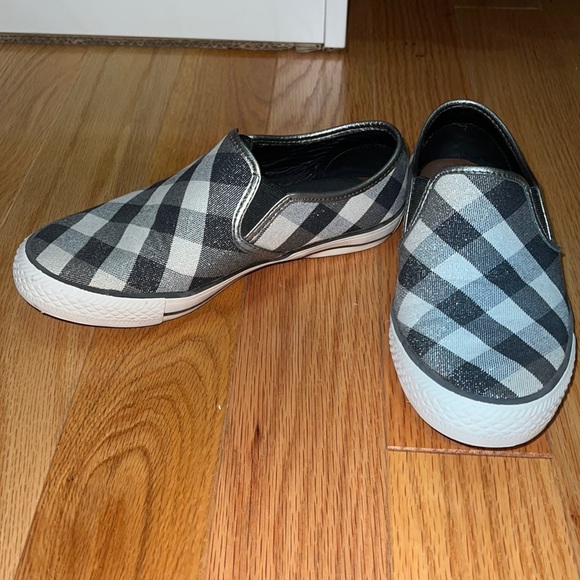 Burberry silver, white and navy slip on sneakers women’s size 37 (7) - Picture 1 of 9